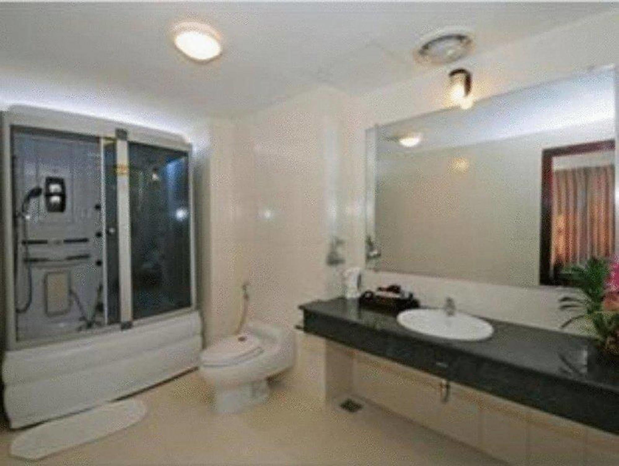 Lam Bao Long Hotel Хуе Екстериор снимка