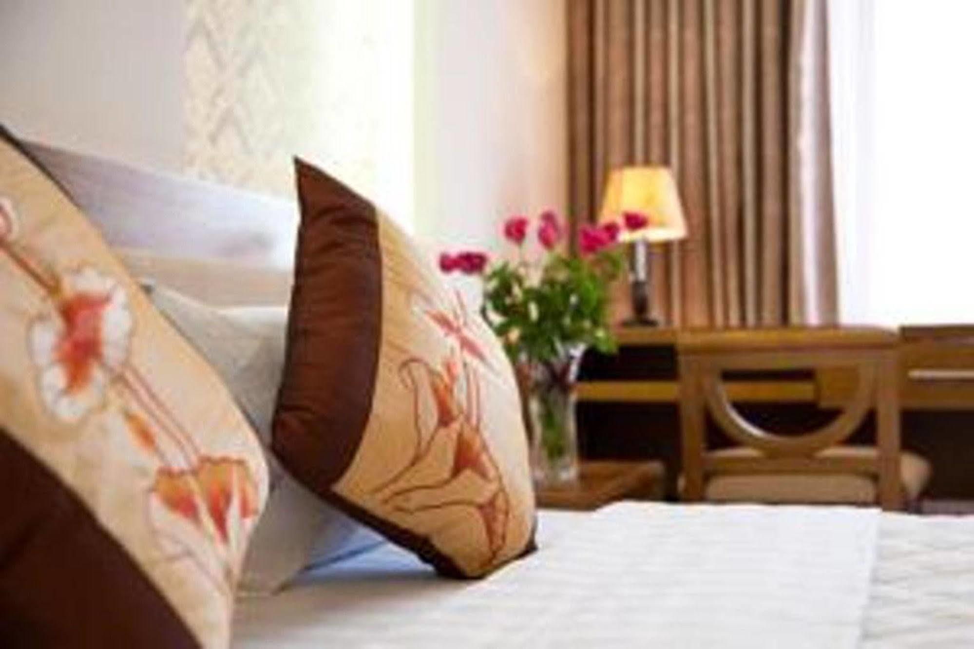 Lam Bao Long Hotel Хуе Екстериор снимка