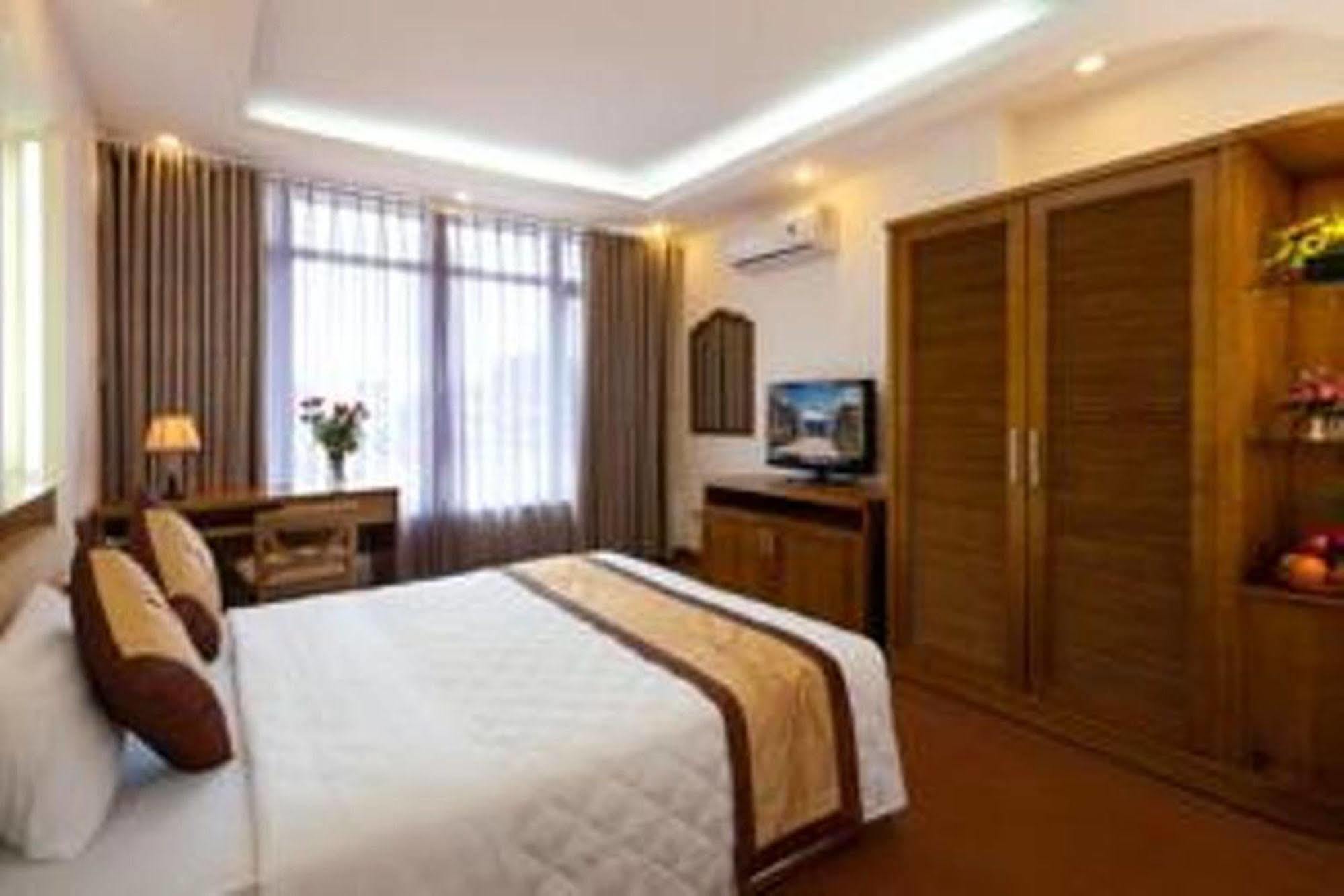 Lam Bao Long Hotel Хуе Екстериор снимка