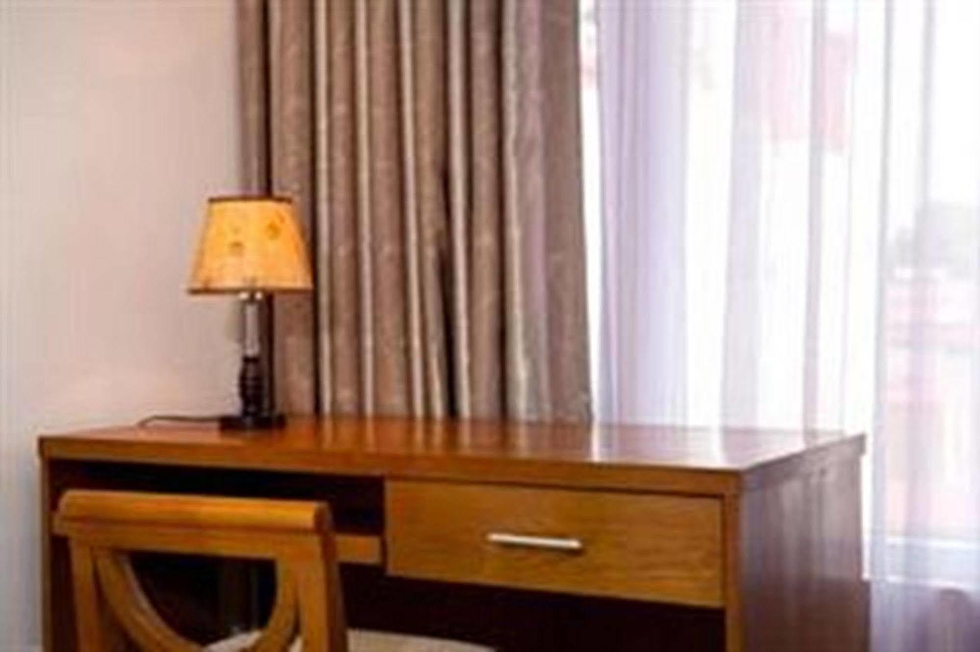 Lam Bao Long Hotel Хуе Екстериор снимка