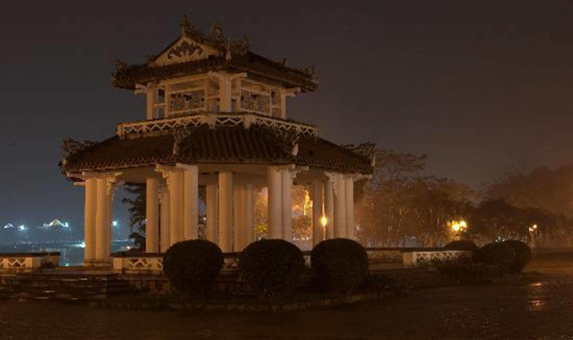 Lam Bao Long Hotel Хуе Екстериор снимка